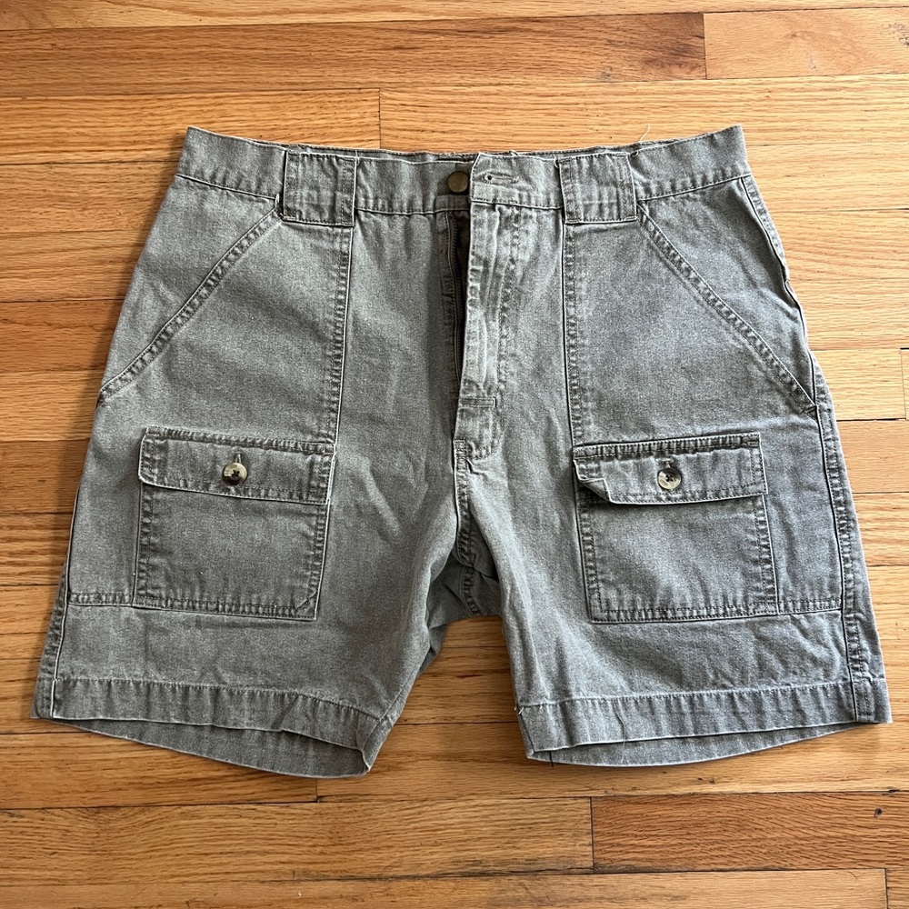 Safari Adventures cargo shorts, 32 inch waist, grey, 6 inch inseam